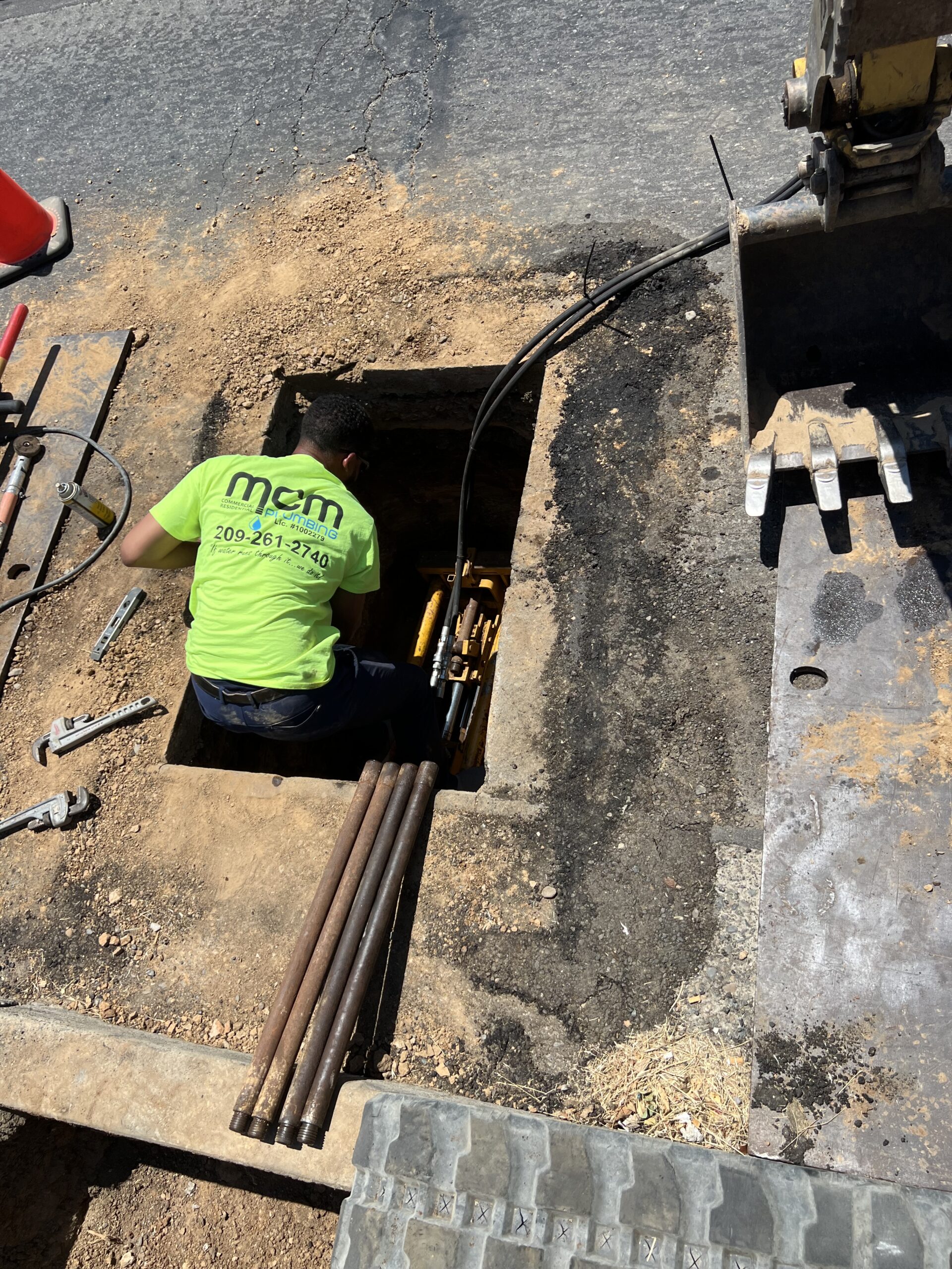 Trenchless pipe thrust installation underground